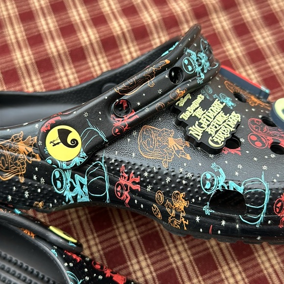 Child’s Unisex Nightmare Before Christmas Glow In The Dark Crocs Clog - Picture 3 of 12